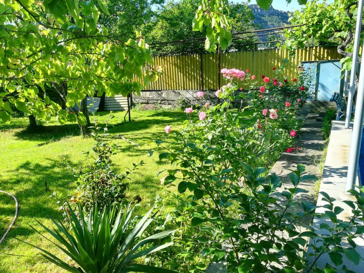 Guest House Green Veranda Mtsʼkhetʼa Exterior foto